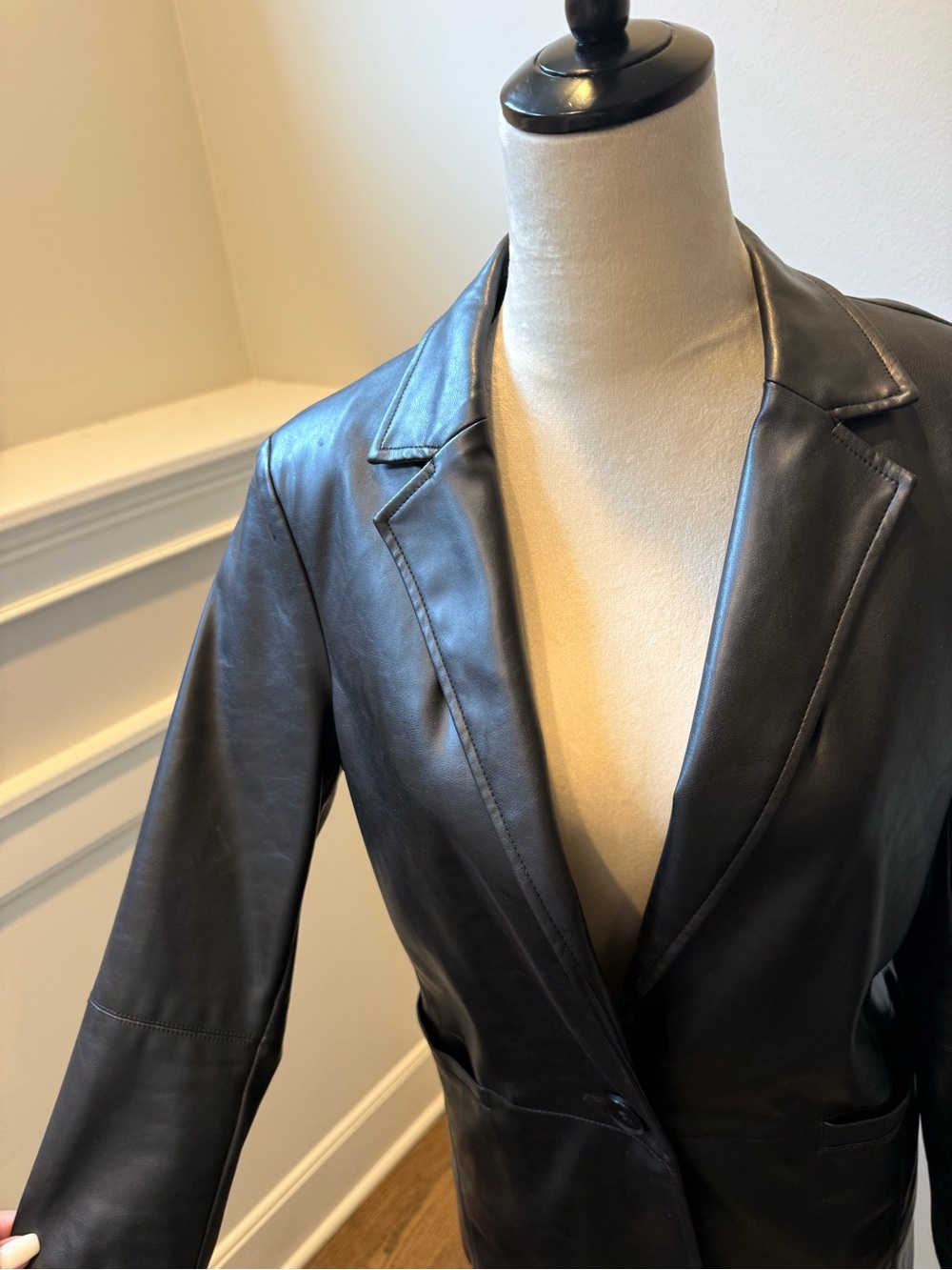 Evereve Sz S Black Leather Blazer Jacket - Women's Tailored Single-Button Coat - Picture 3 of 5